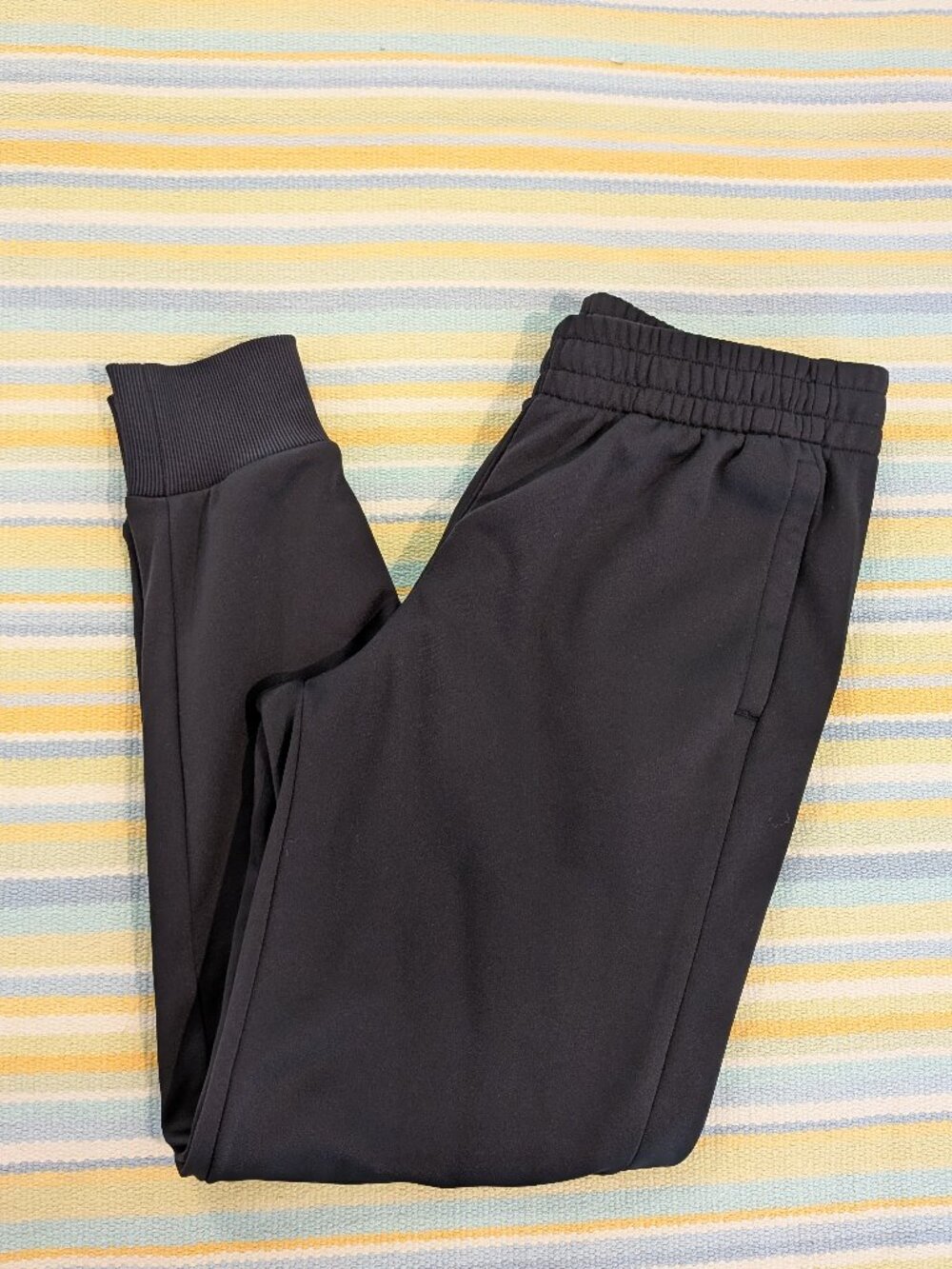 Under Armour Men's Size Medium Armour Fleece Joggers Black Tapered Sweatpants M
